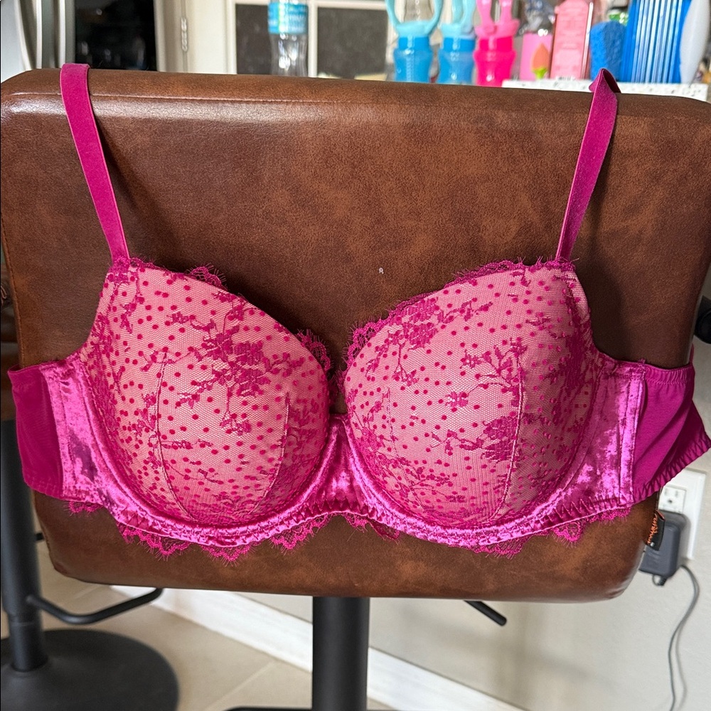 Victoria’s Secret 34DDD Fuchsia Dream Angel Lace Underwire Bra - Women Intimates
